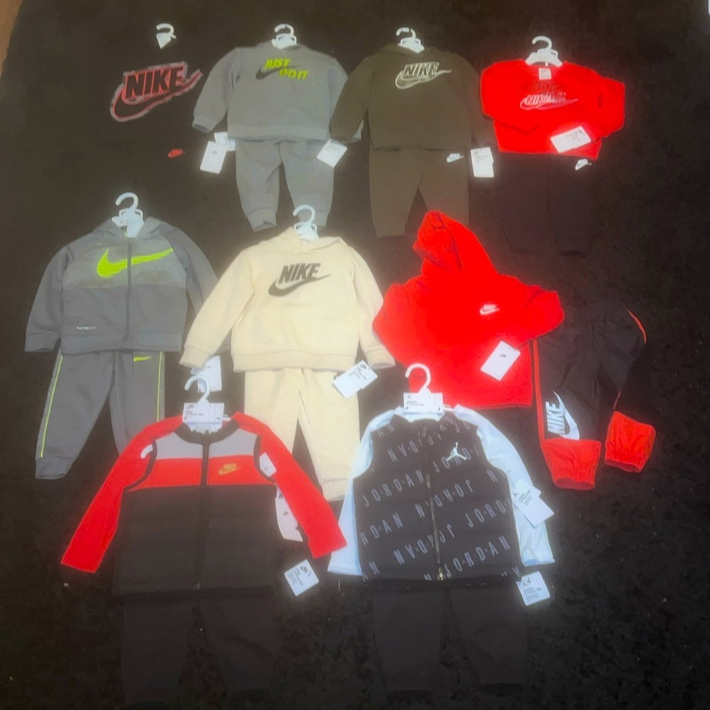 NWT Nike 2t